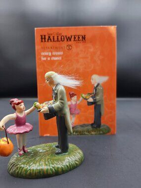 Department 56 Snow Village Halloween Scary Treats for a Sweet Figurine with Box